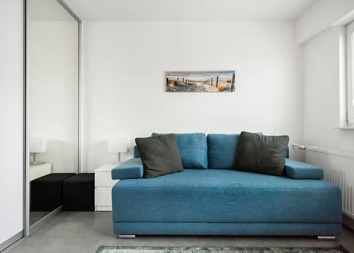 Rakowiec Blue By Bookinghost